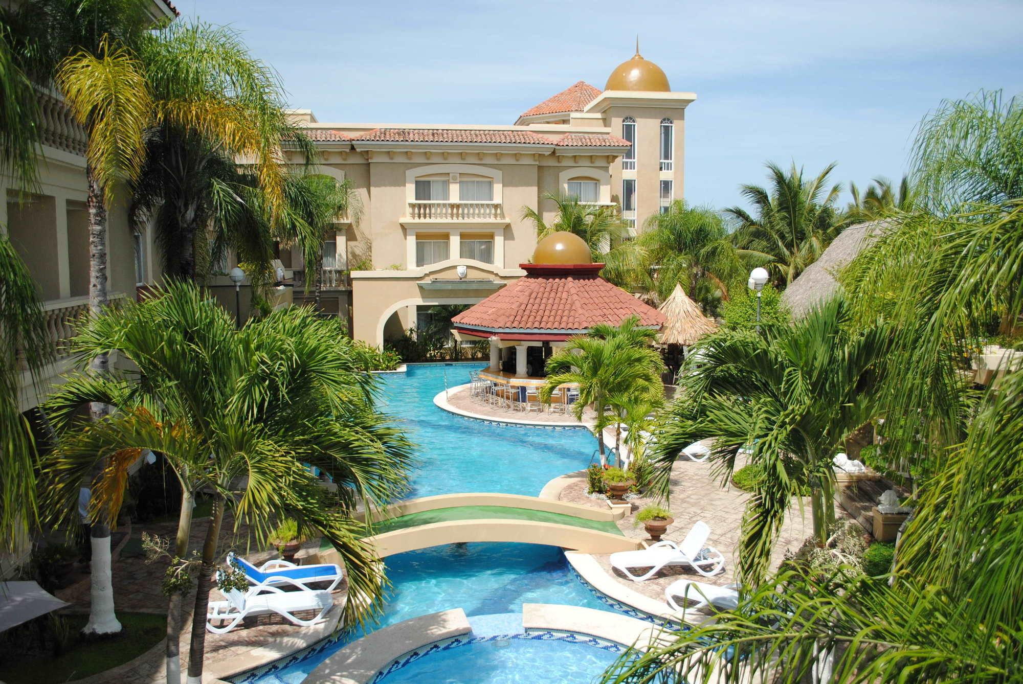 Hotel Quinta Real La Ceiba Esterno foto